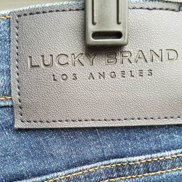 Lucky Brand 221 Straight Jeans size 31/30 - Picture 2 of 10